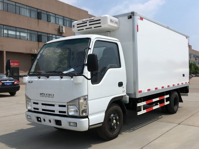 慶鈴五十鈴100P國(guó)五4.2米冷藏車(chē)