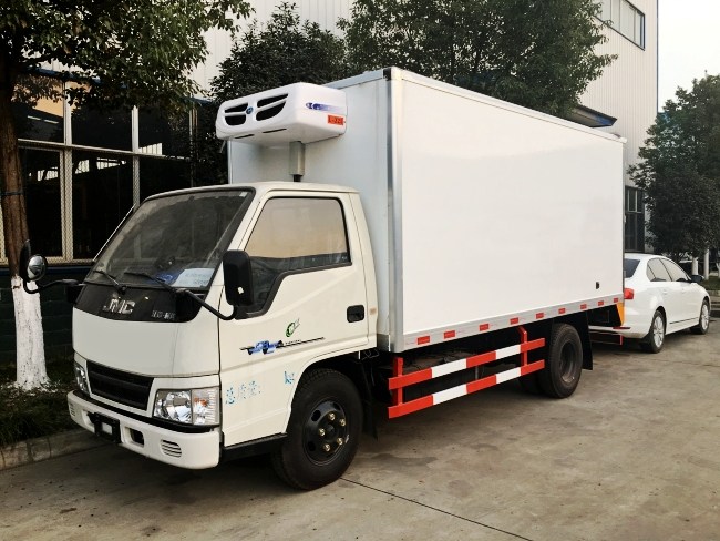 江鈴新順達(dá)國(guó)五4.1米冷藏車(chē)