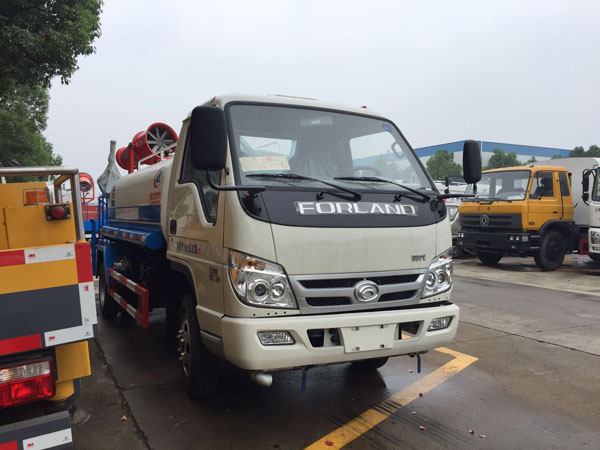 時(shí)代小卡之星國(guó)三4方抑塵車(chē)