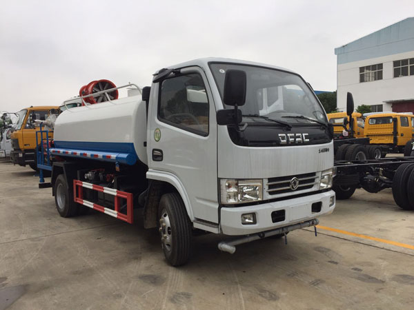東風(fēng)小多利卡國(guó)五4方抑塵車(chē)