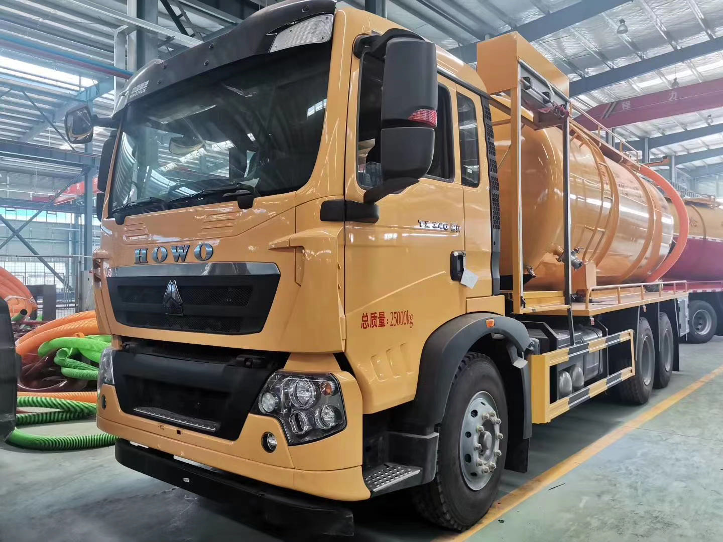 新品出征：重汽??沃豪??TX清洗吸污車，清洗吸污兩不誤