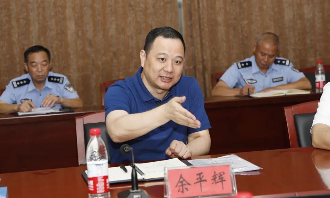 優(yōu)化營(yíng)商環(huán)境，助推企業(yè)發(fā)展----湖北省公安廳領(lǐng)導(dǎo)與隨州市企業(yè)家座談會(huì)在程力汽車集團(tuán)隆重舉行
