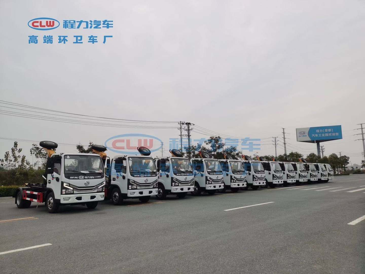 首批12臺東風(fēng)國六勾臂垃圾車發(fā)車！
