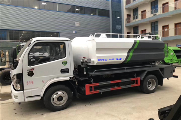 城市環(huán)衛(wèi)新寵——程力多功能聯(lián)合清洗吸污車(chē)
