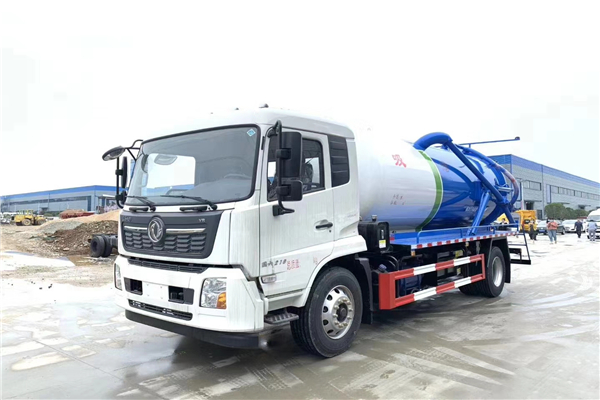 實力與顏值兼具東風(fēng)天錦VR國六單橋吸污車熱賣推廣