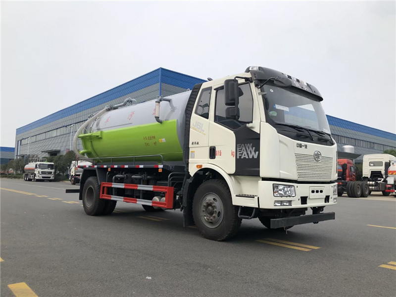 真空吸污車和吸糞車在工作原理有什么區(qū)別到底怎么選購？