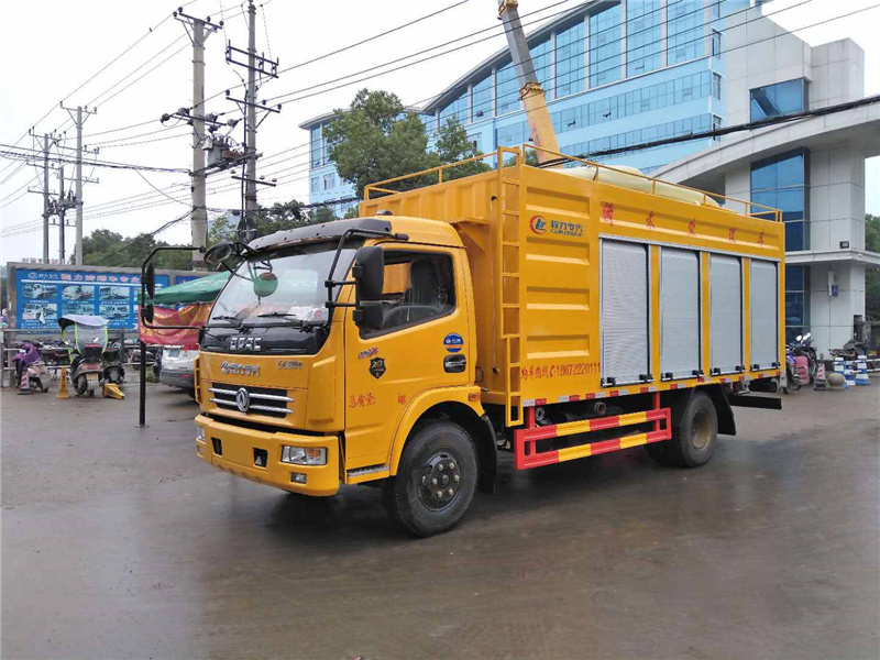 國六東風(fēng)多利卡化糞池吸污凈化車標(biāo)配大功率發(fā)電機(jī)組