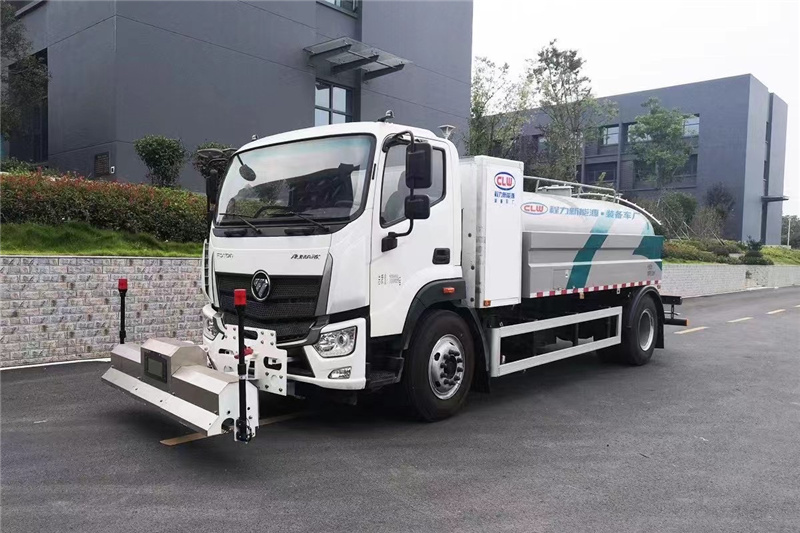 每天一款財(cái)富車型推薦：純電動(dòng)福田路面清洗車由機(jī)械、液壓、電控三部分合為一體的專用沖洗作業(yè)車
