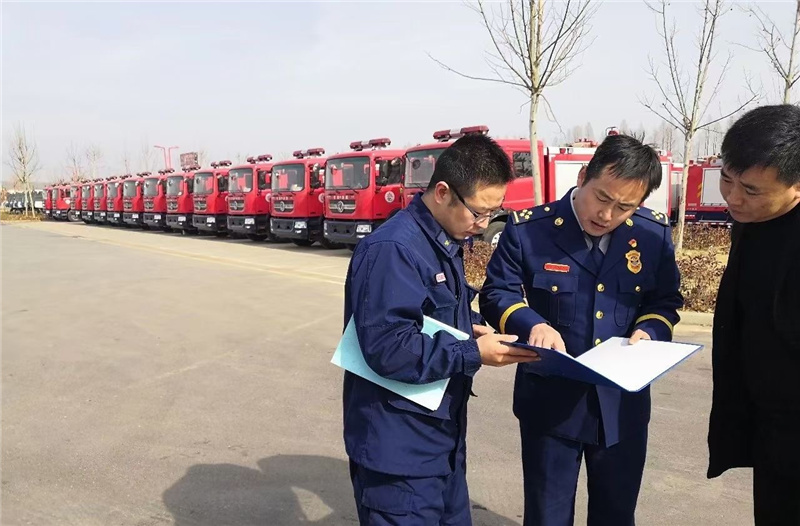 為提升滅火救援效率，使車(chē)輛在消防救援工作中成為強(qiáng)有力的“作戰(zhàn)工具”，亳州市應(yīng)急管理局采購(gòu)60輛水罐消防車(chē)