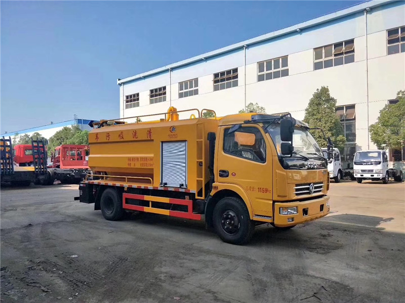 一款專注于市政工程的疏通清洗車，東風(fēng)天錦高壓清洗管道疏通車