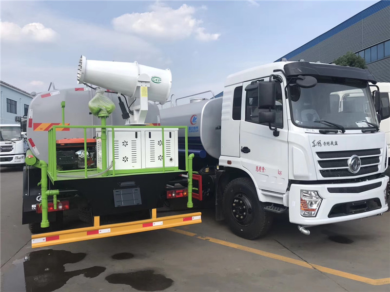 東風(fēng)御虎噴霧降塵車帶消音雙臂軸流風(fēng)機配置噴筒高壓霧化系統(tǒng)