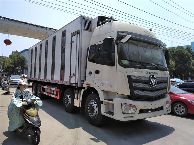 東風天龍畜禽運輸車減少死亡率，提高運輸效率，自動化程度高