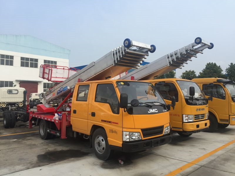 東風(fēng)雙排高空作業(yè)車布局美觀，操作平穩(wěn)，維護(hù)方便