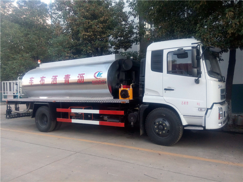 東風(fēng)D9道路養(yǎng)護(hù)車(chē)采用武鋼生產(chǎn)的5mm熱扎板制作，動(dòng)力強(qiáng)勁