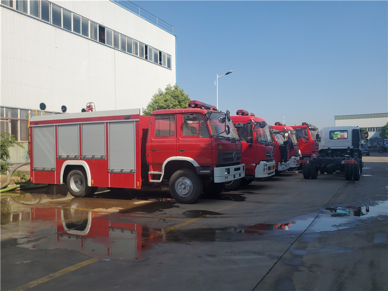 東風(fēng)多功能國六8噸消防灑水車機(jī)動靈活、操控性好、維修簡便