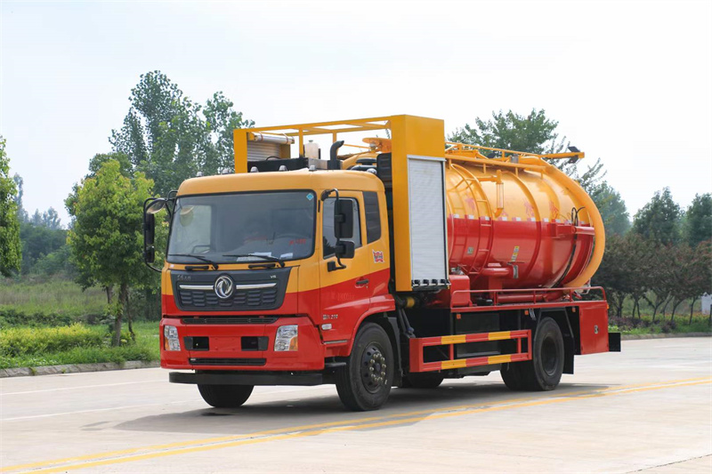 市?搶政?修，救險(xiǎn)排澇利器東風(fēng)天錦清洗吸污車，市面上最暢?的銷?車型