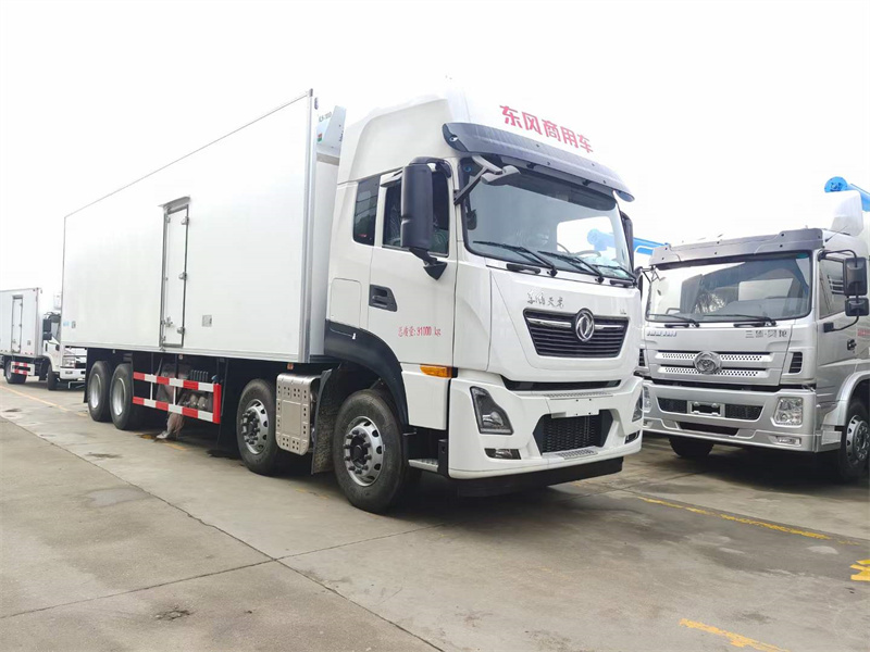 國(guó)六東風(fēng)天龍KL9.6米冷藏車(chē)