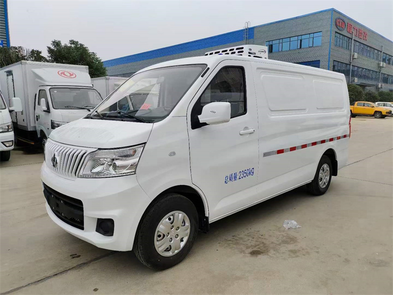 國(guó)六長(zhǎng)安瑞行M80冷藏車(chē)
