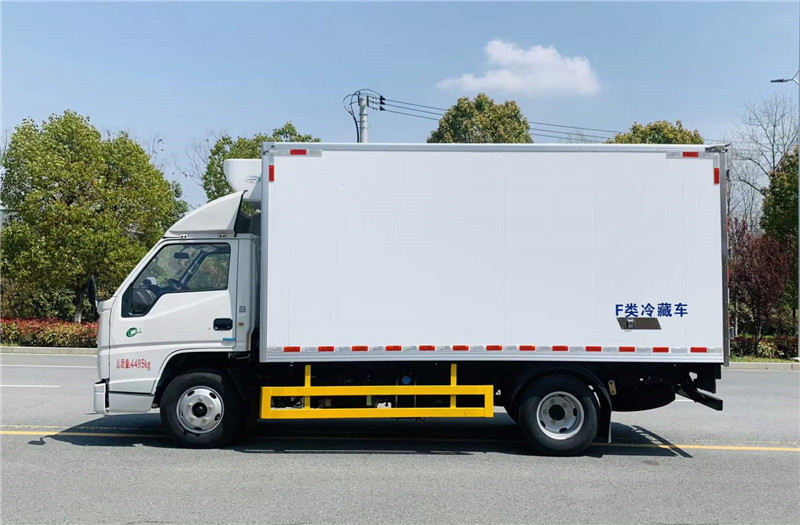 江鈴順達(dá)輕卡冷藏車(chē)