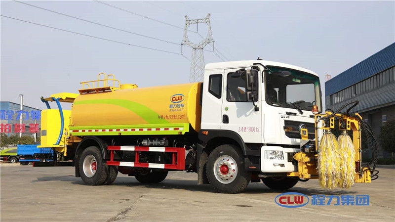 防撞車(chē)、護(hù)欄清洗車(chē)、灑水車(chē)三合一